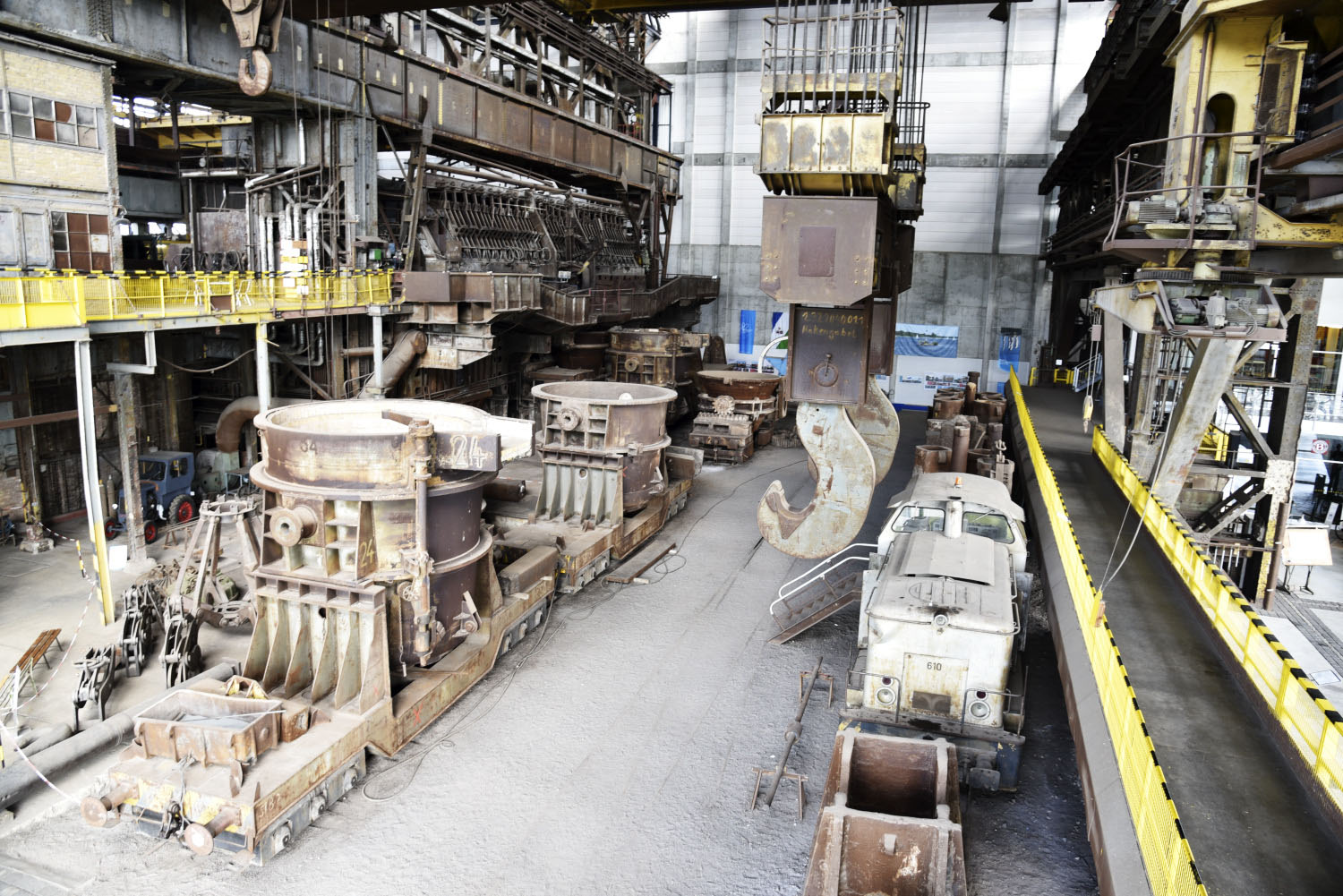 Siemens-Martin Hochofen Siemens-Martin Hochofen